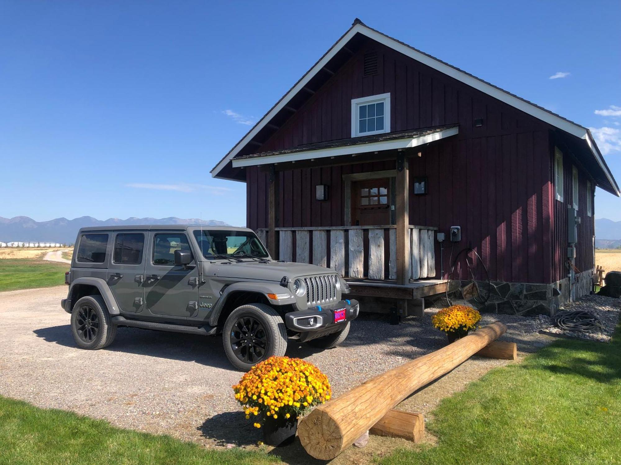 New With Spectacular Views Of Flathead Lake. Chalet